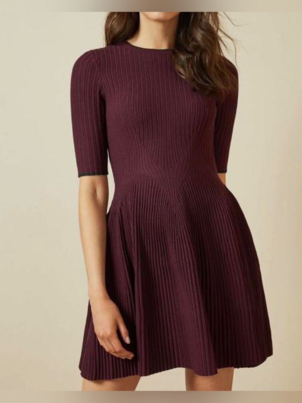 Women's Knit stretchy skater dress with flattering sleeves size 5